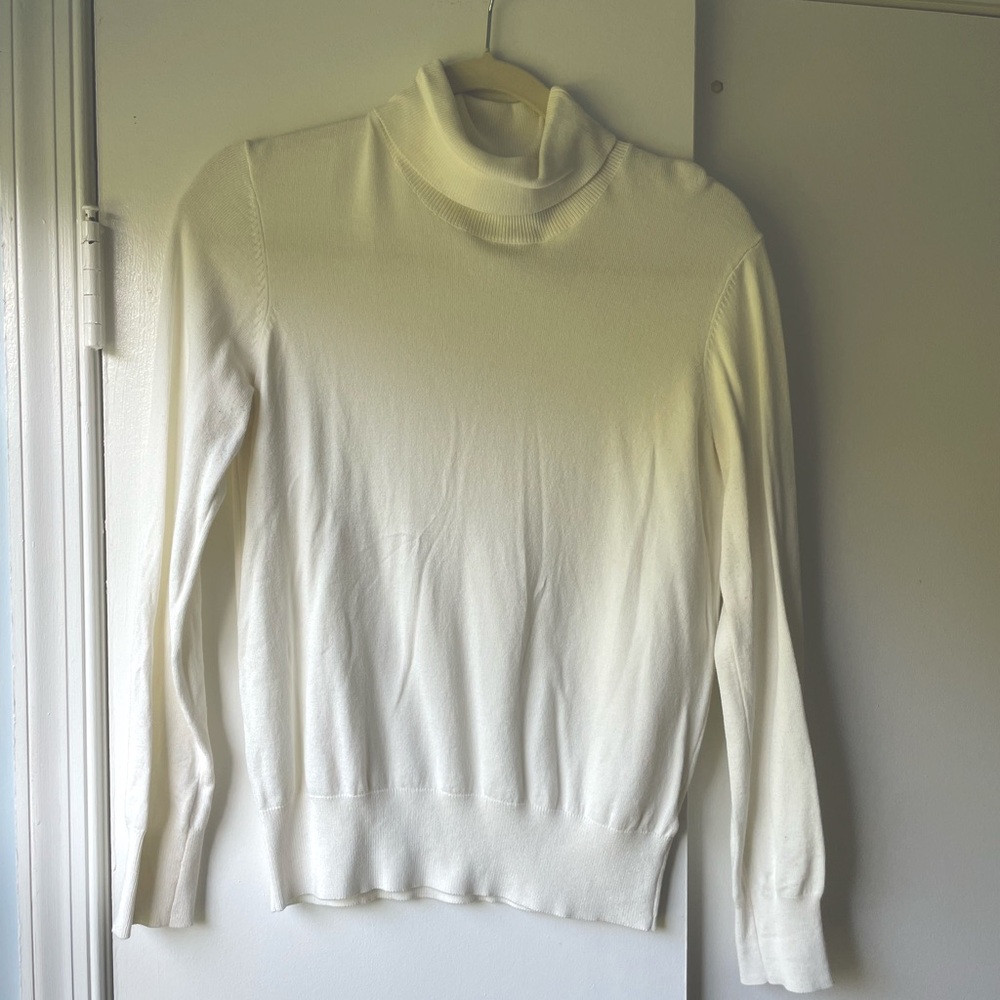 H&M White Turtleneck Sweater